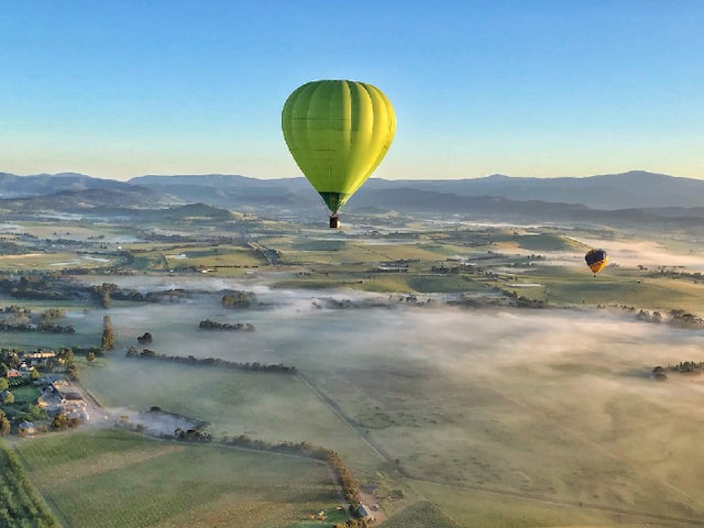 Go Hot Air Ballooning across the picturesque Yarra Valley - 4
