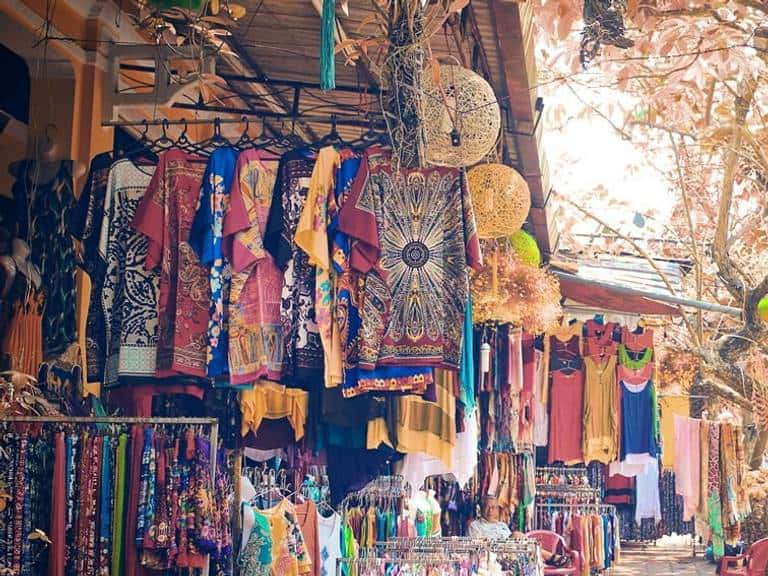 Majeedhee Magu : Shopping Destination Of Maldives in Maldives Luxury Hotel Deals