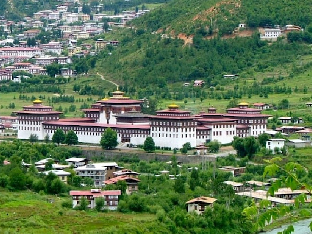 Tashichho-Dzong-1