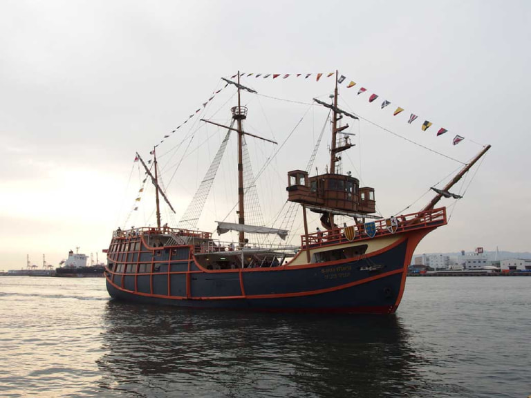 Tempozan Harbor Village with Kaiyukan Aquarium - 1