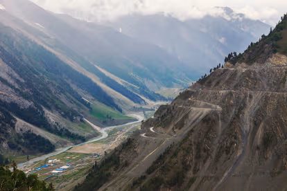 Thrill yourself by driving at the Zoji-La Pass