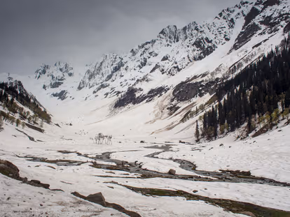 View of Thajiwas Glacier