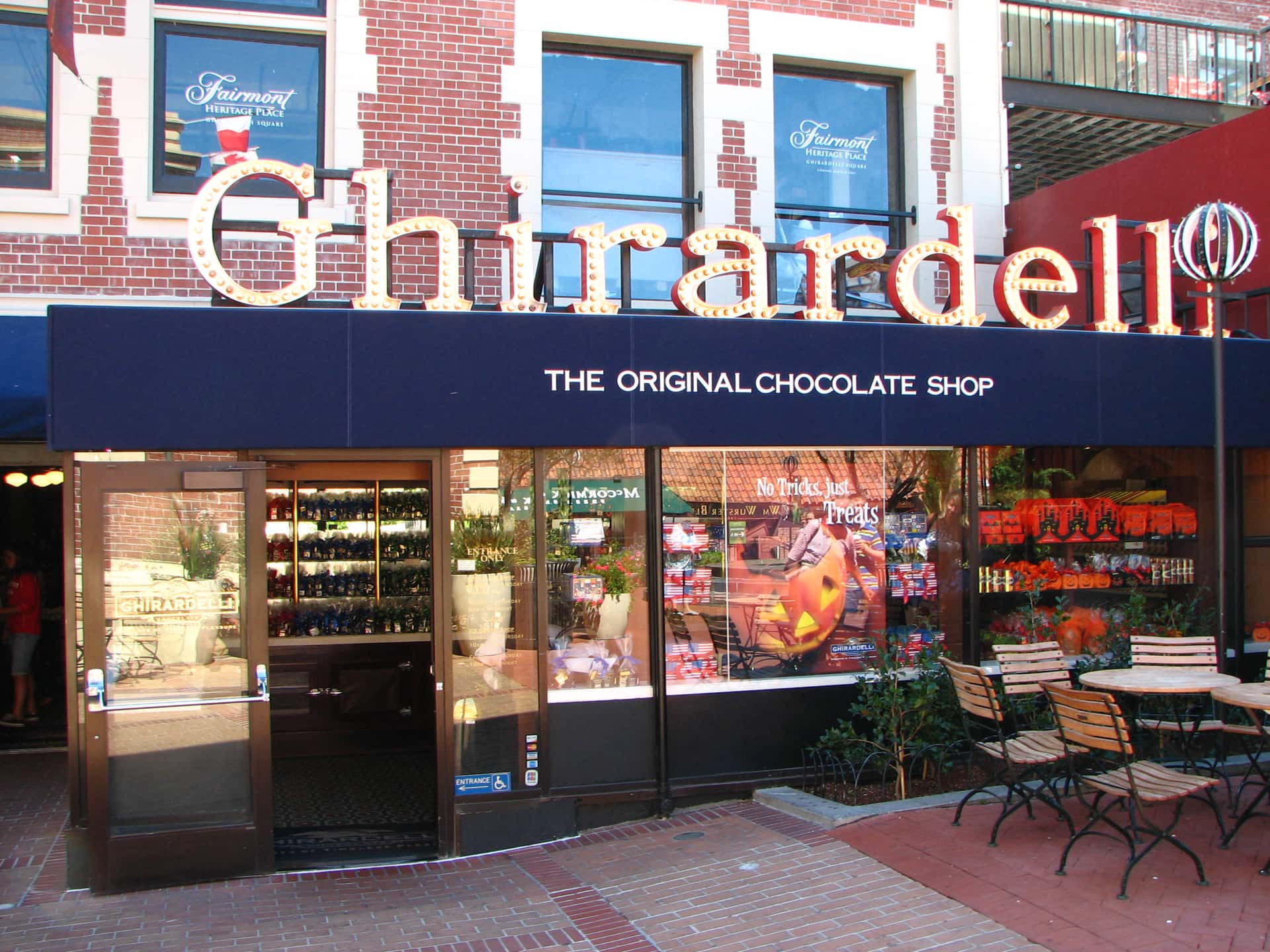 Visit Ghiradelli Chocolate factory at San Francisco in Florida Luxury Hotel Deals