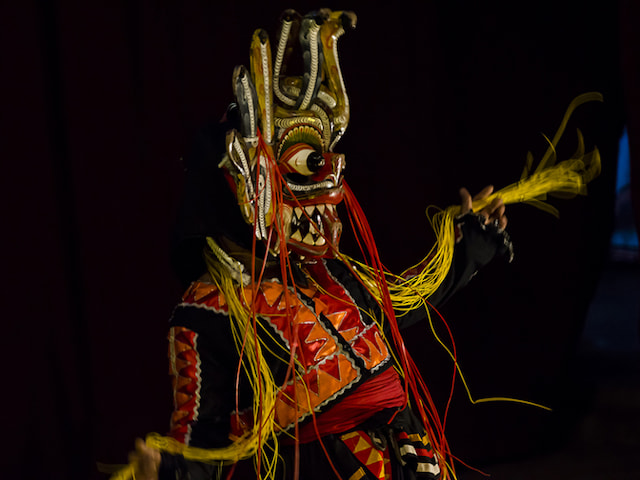 Watch The Traditional Kandyan Dancing -1