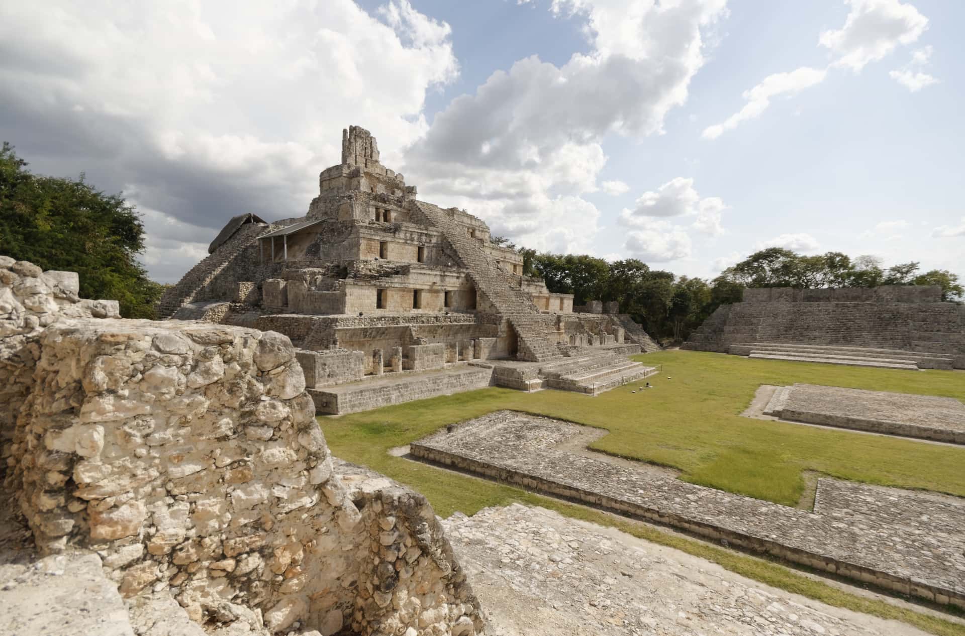 Catch a glimpse of Mayan ruins in Yucatan in Mexico Luxury Hotel Deals
