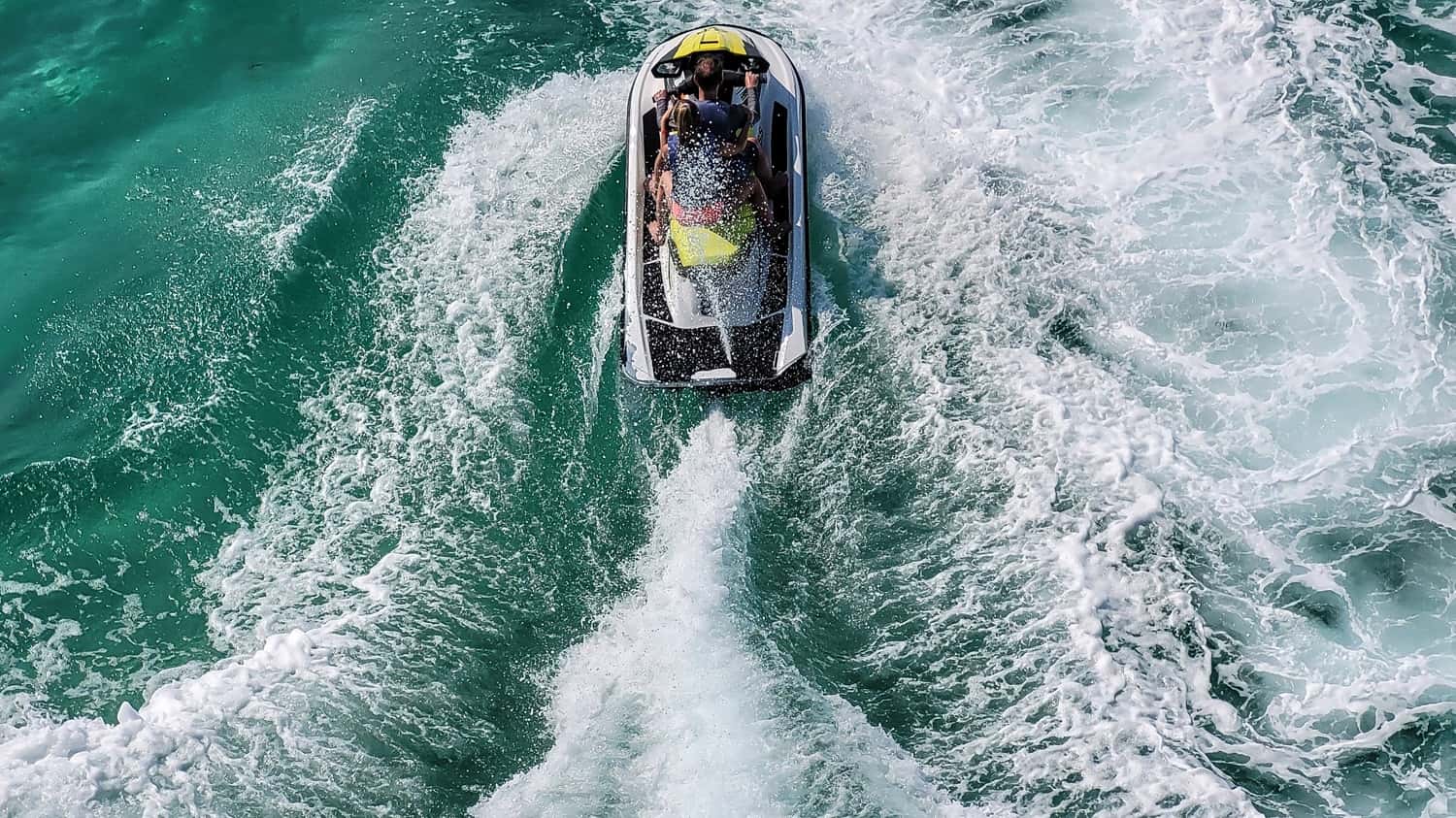 Jet Boating Gold Coast in Australia New Zealand City Break Tour