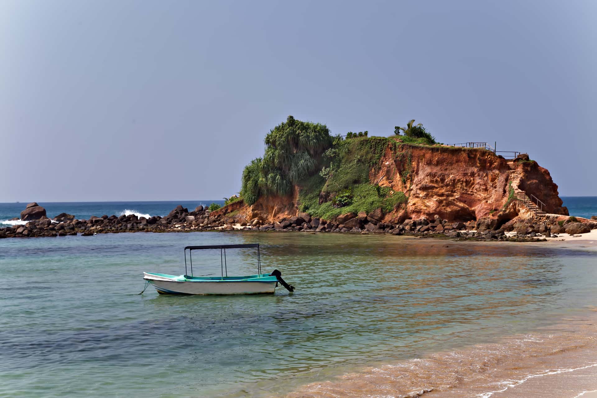 Visit Parrot Rock in Sri Lanka Luxury Hotel Deals