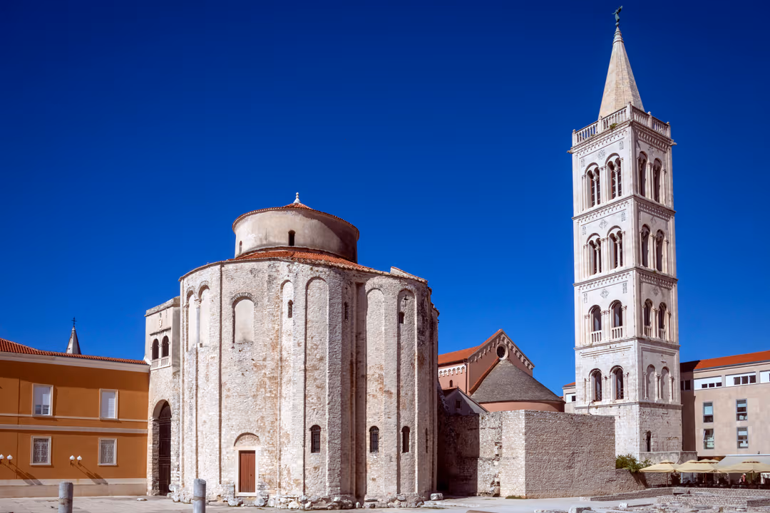 Roman Ruins Old Town Guided Walking Tour and Sea