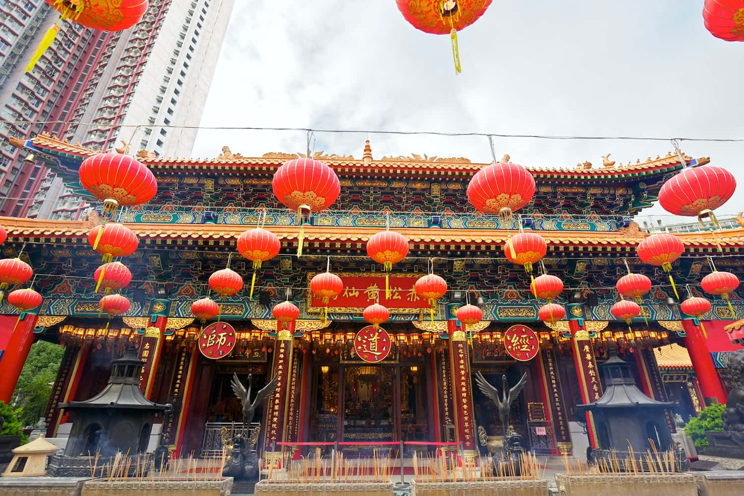 Witness celebrations at Chinese Temples in Hong Kong Macau