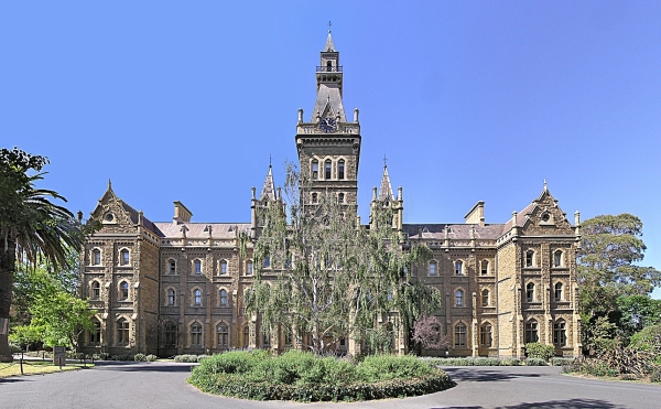 University in Melbourne Australia packages