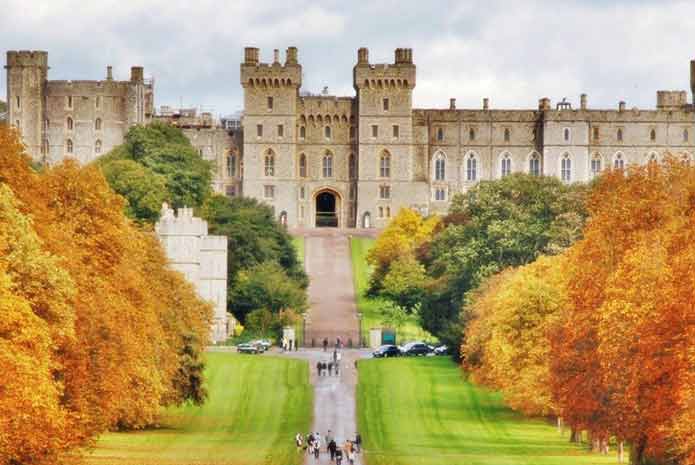 Windsor Castle : The Royal Castle of England