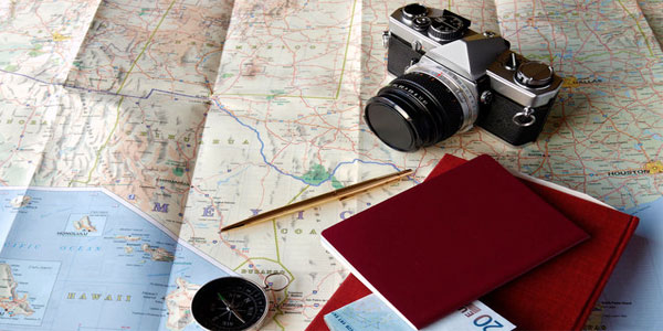travel-camera-and-map-2000x1250-gentravel0116