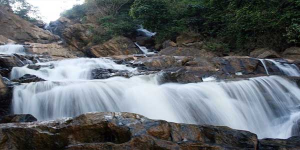 wayanad-nature-resorts-meenmuttywaterfalls