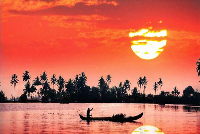 Kerala – All about Incredible Backwaters and Sunsets