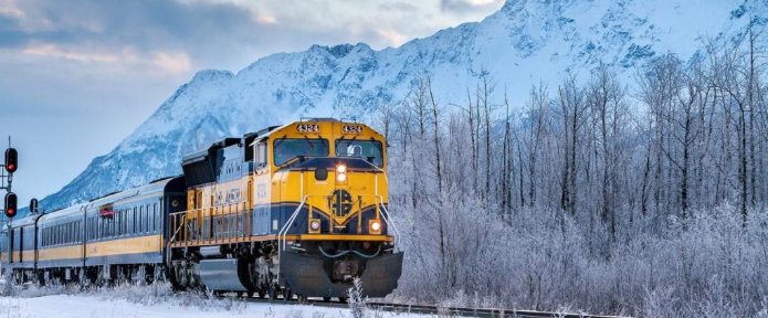 Did You Know About A Scenic Train That Takes You On A Week-Long Adventure to Northern Lights?