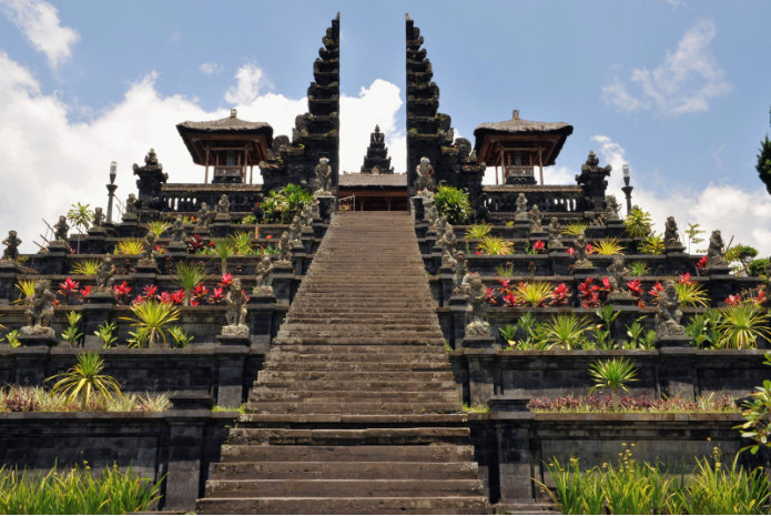 5 Magnificent Temples in Bali to Visit in 2025-26!