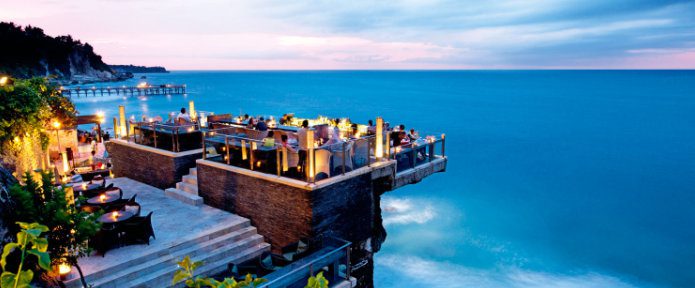 7 Best Rooftop Bars in Bali to Visit in 2025-26 for Stunning Views & Cocktails!