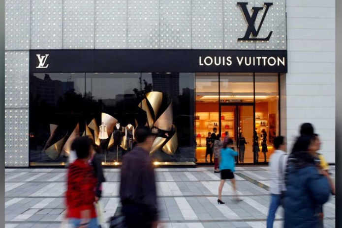 Louis Vuitton Singapore the best store 2019. Exclusive and luxury shopping  