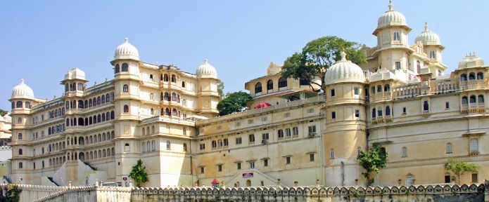 Where To Stay In Udaipur?