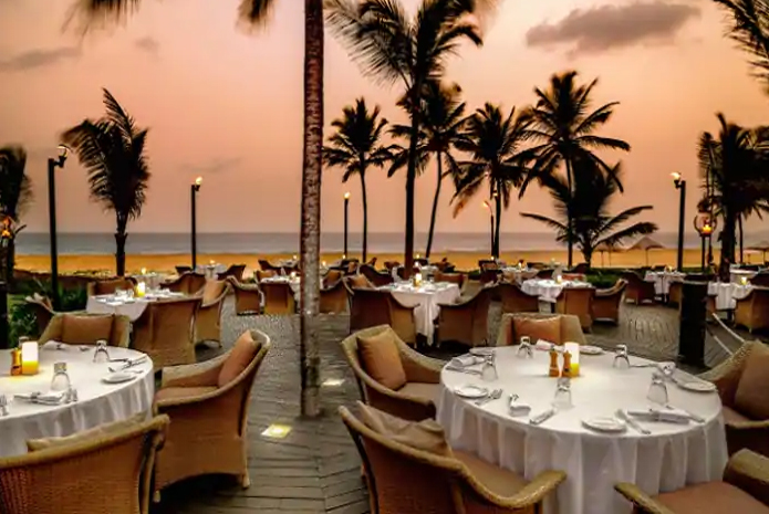 Best Restaurants To Binge On Food In Goa!