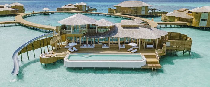 Top 10 Luxurious and Beautiful Resorts to stay in Maldives!