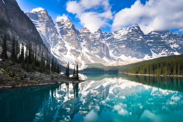 See the most beautiful lakes of the Canadian Rockies this Summer!