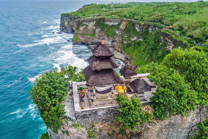 Uluwatu Temple Bali – A Guide to Visiting Bali’s Magnificent Sea Temple