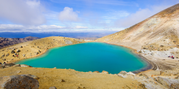 Tongariro-National-Park-Lake (1)