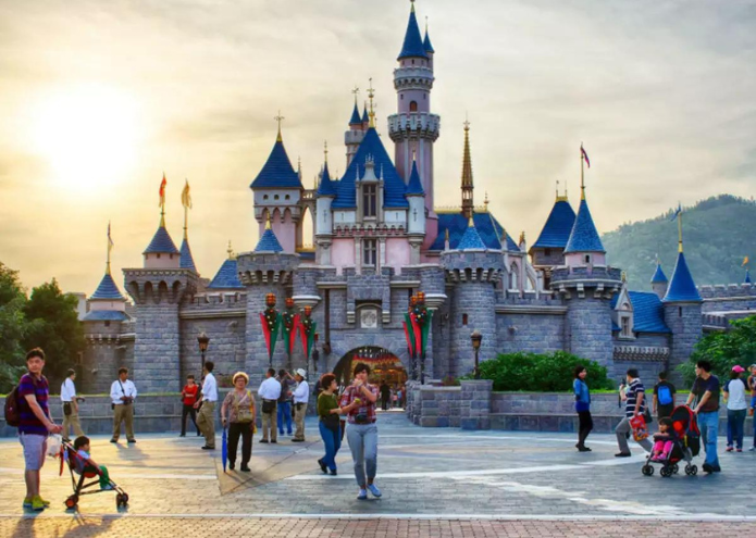 Hong Kong Disneyland: A Fairy Tale Escape For All Ages!