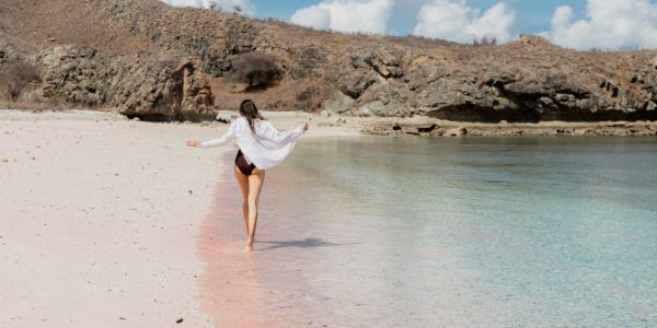Travel Tips for Pink Beach Komodo Island Bali