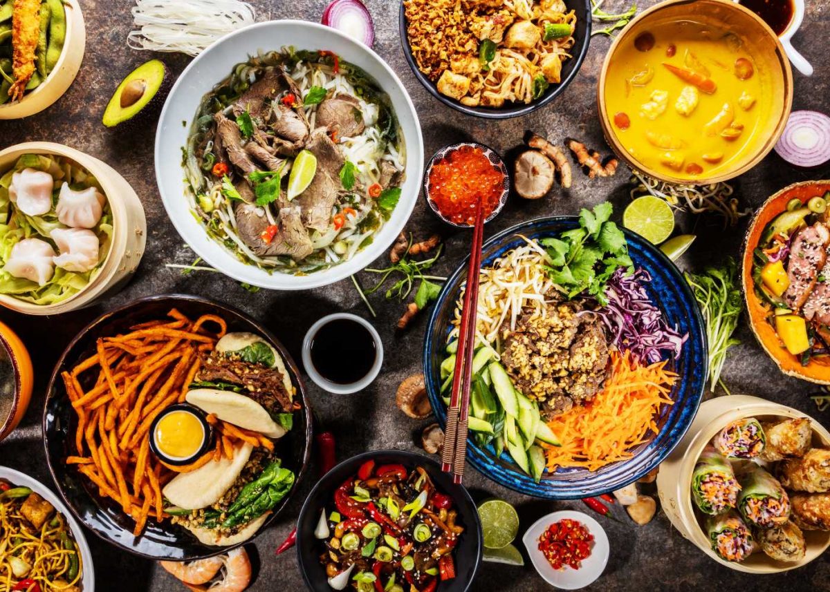 8 Famous Vietnamese Foods to Try On Your Trip!