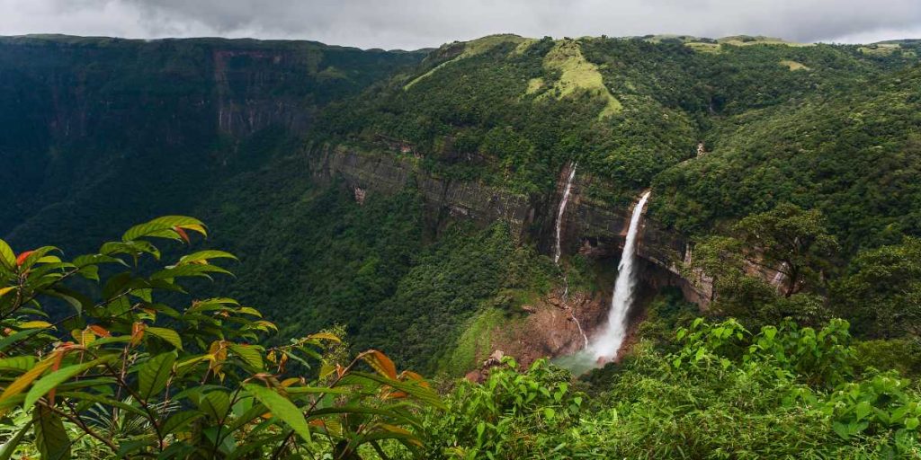 Nohkalikai Falls – Meghalaya