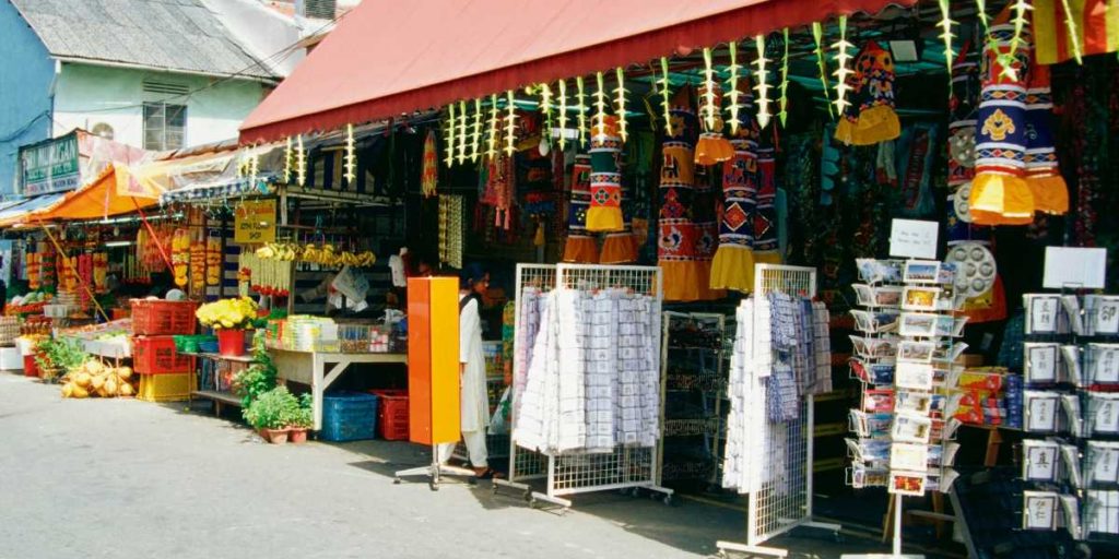 Shops of souvenirs and flowers, Zhuyiao Market, Little India, Singapore