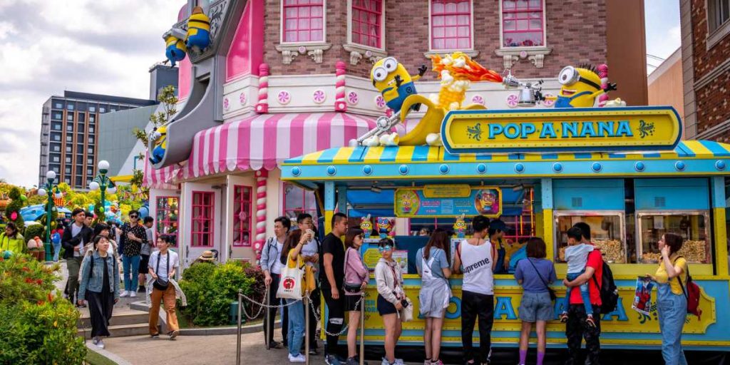 Eat Inside Universal Studios Japan