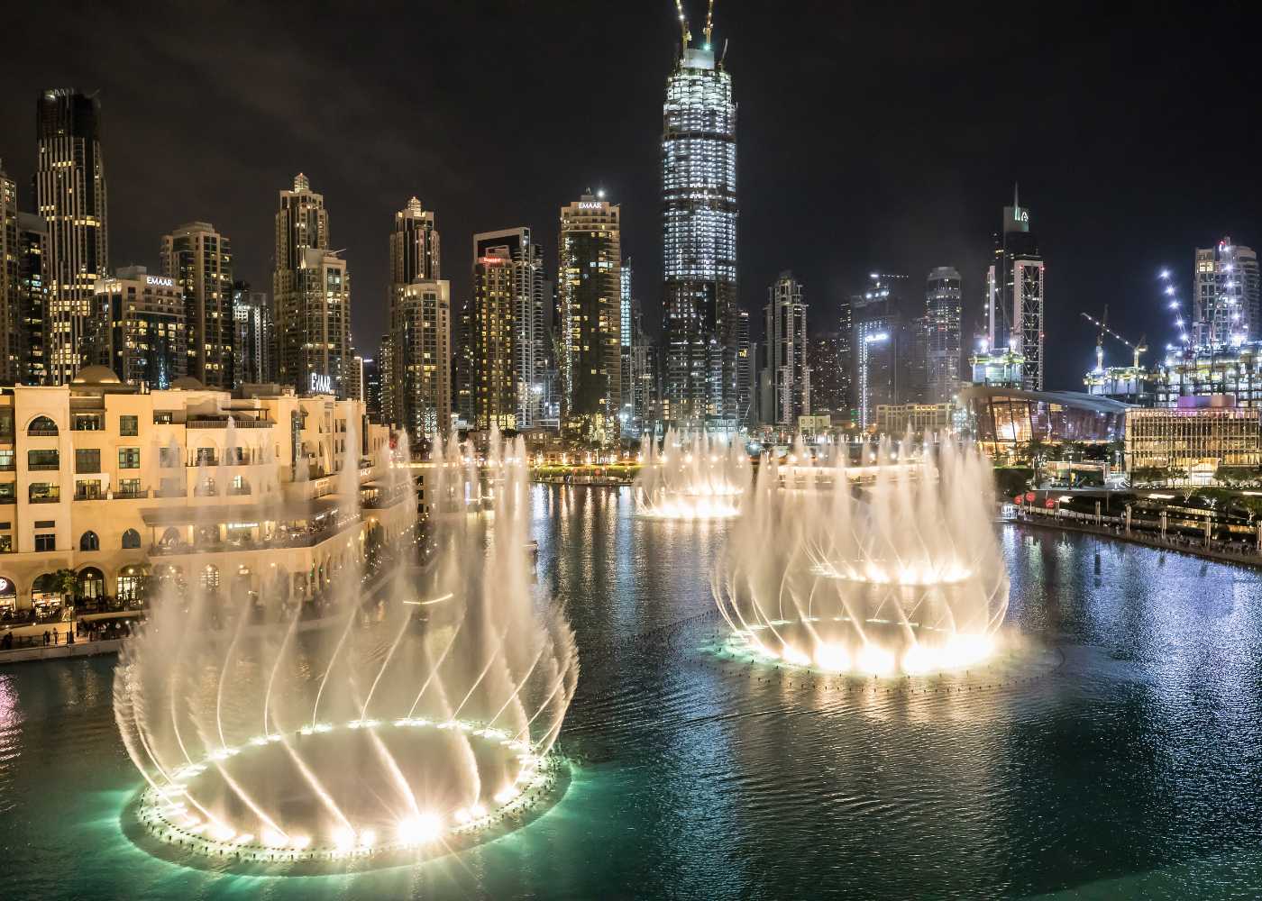 Christmas in Dubai 2025: Lights, Luxury & Festive Shopping!