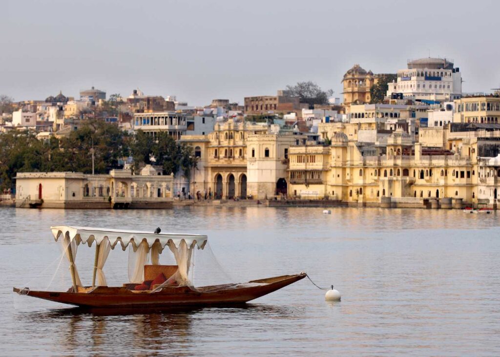 Perfect 3 Days Udaipur Travel Itinerary for Couples & Families!