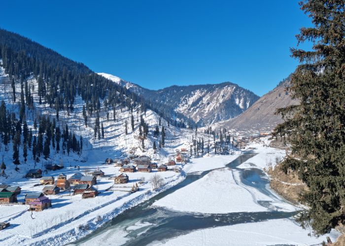 Snowfall in Kashmir: Best Time, Places & Itinerary